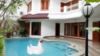 TC-PI305 - Swimming_Pool.JPG