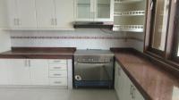 TC-KMU029 - CLOSED_KITCHEN.JPG