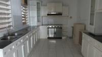 TC-PI112 - CLOSED_KITCHEN.JPG