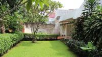 TC-KM101 - Front_garden.JPG